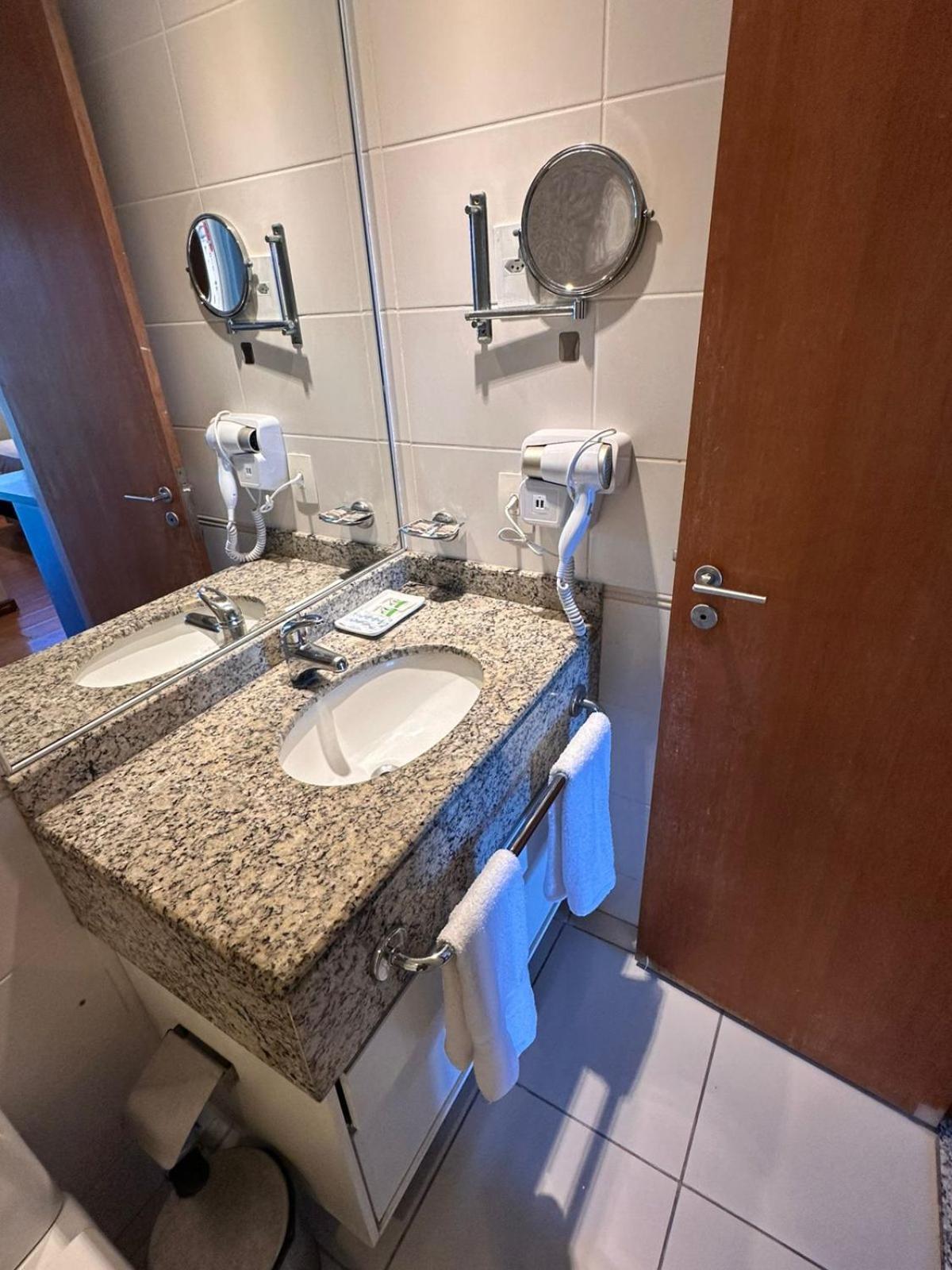 Barra Da Tijuca - 508 - De Frente Para Maravilhosa Piscina - Estacionamento Gratuito - Academia Comphania Atletica - Balsa Para Praia Gratis - Microondas - Geladeira Grande - Recepcao 24Horas - Wi-Fi - Com Pia Rio de Janeiro Dış mekan fotoğraf